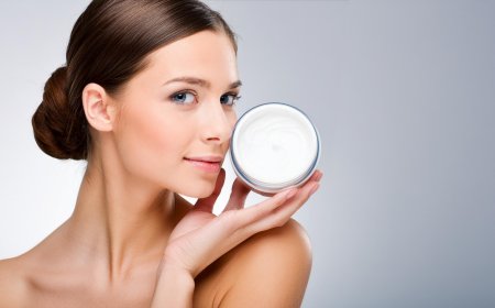 Yazın Cilt Bakımı: Sağlıklı ve Işıltılı Bir Cilt İçin 8 Adım!