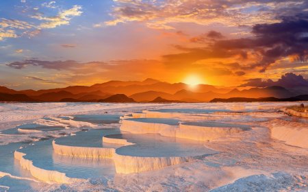 Pamukkale Bembeyaz Travertenleri ve Şifalı Suları ile Bir Doğal Harika