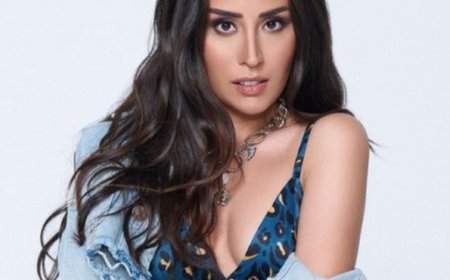 Hande Ünsal, "Sen Yokken" ile Santorini'de Büyülü Bir An Yaşattı